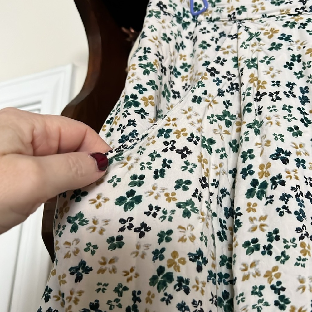 OLD NAVY Emerald/Gold/Cream Floral 2-Pocket Flare Skirt, Sz Large, GUC. - Picture 4 of 9